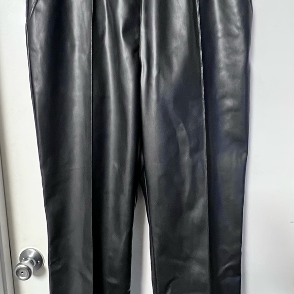 H&M Women's Black High Rise Jeans - Picture 6 of 7
